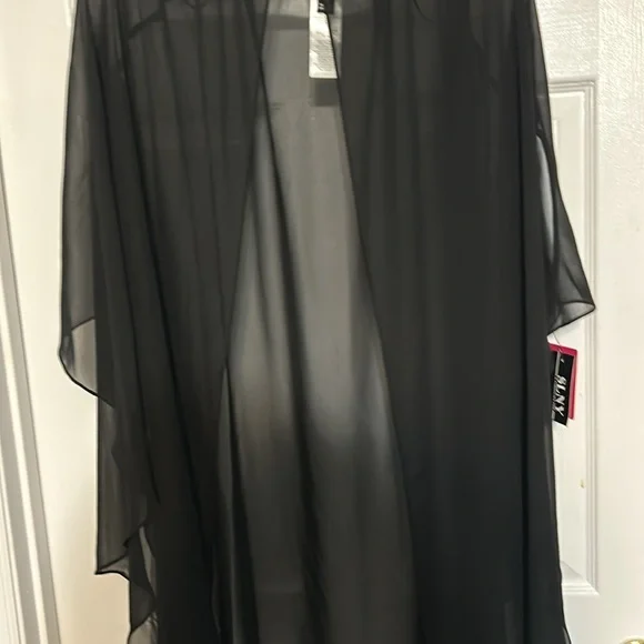 Sheer cape /shawl size 14 - Picture 2 of 3